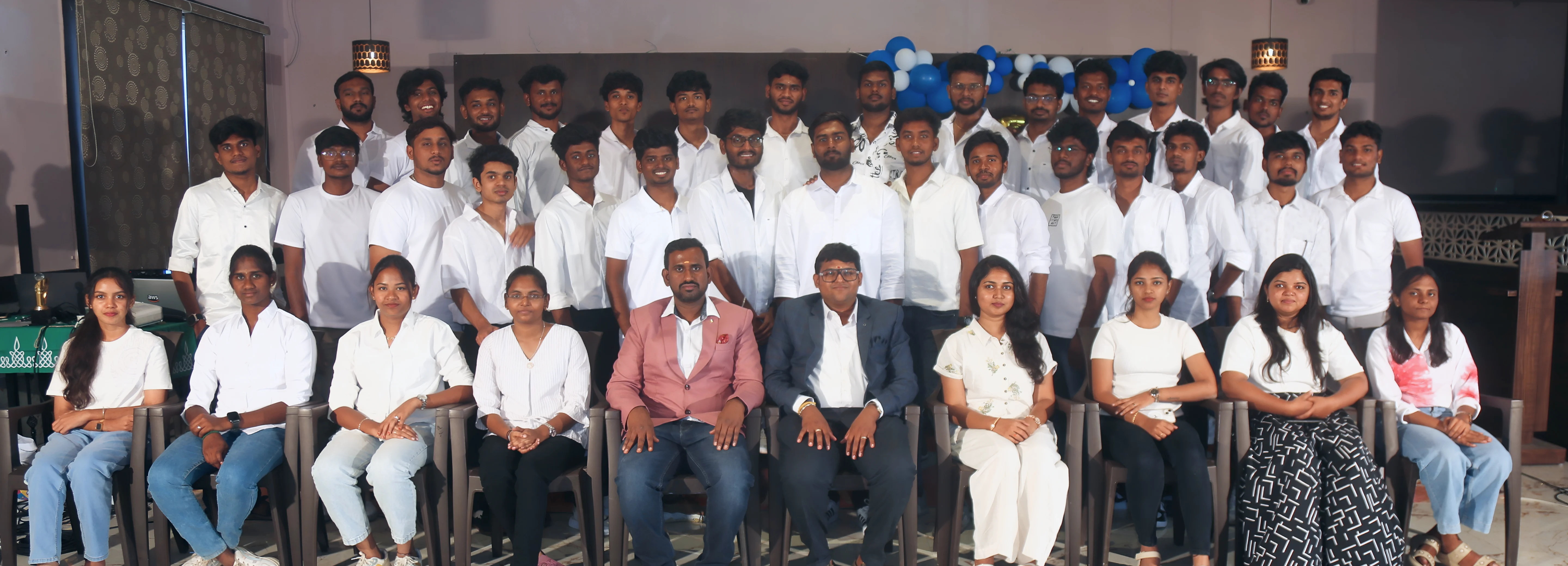 AppLogiq Team